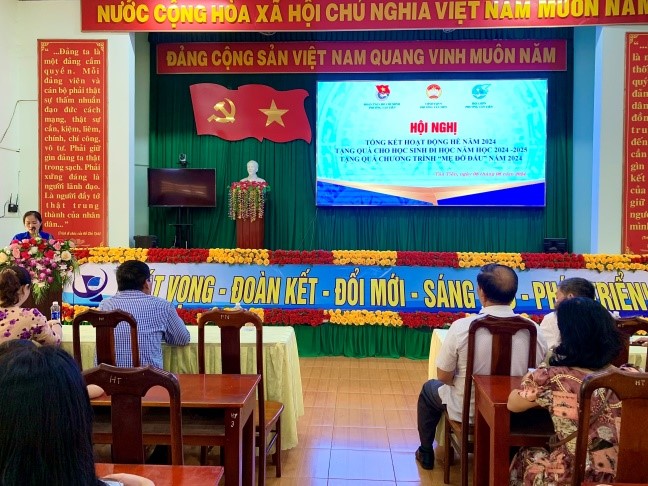 Ủy ban Mặt trận Tổ quốc, Đoàn Thanh niên Cộng sản HCM, Hội Liên hiệp Phụ nữ phường Tân Tiến phối hợp tổ chức Hội nghị Tổng kết hoạt động Hè năm 2024, tặng quà cho học sinh đi học năm học 2024-2025 và tặng quà Chương trình “Mẹ đỡ đầu” năm 2024